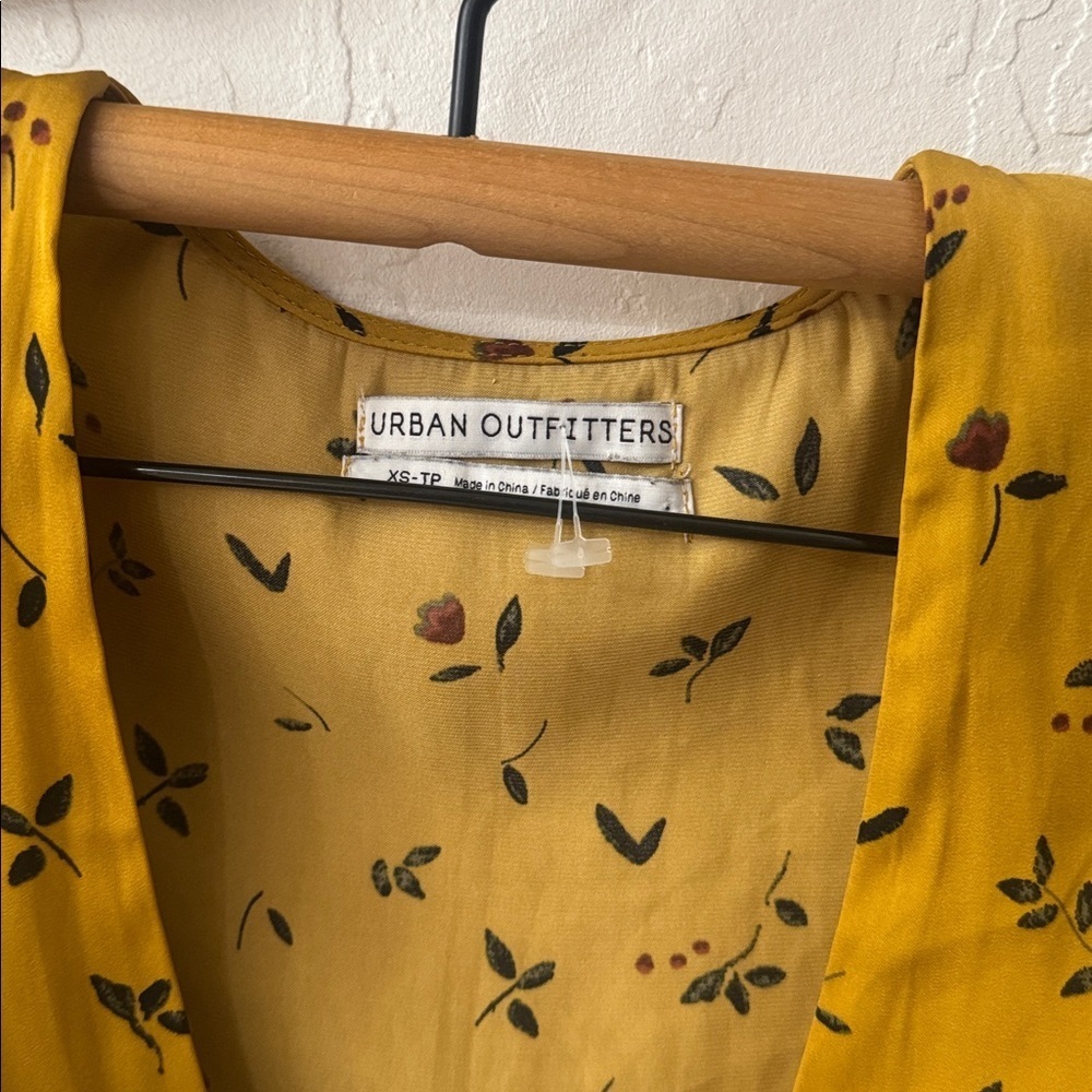 Urban Outfitters Golden Yellow Floral V Neck Jen Button Down Mini Dress XS - Picture 3 of 4